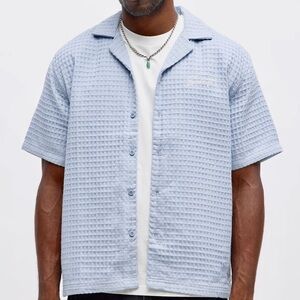 Saints Studio Sz M Light Blue Textured Button-Up Shirt NWT Cuban